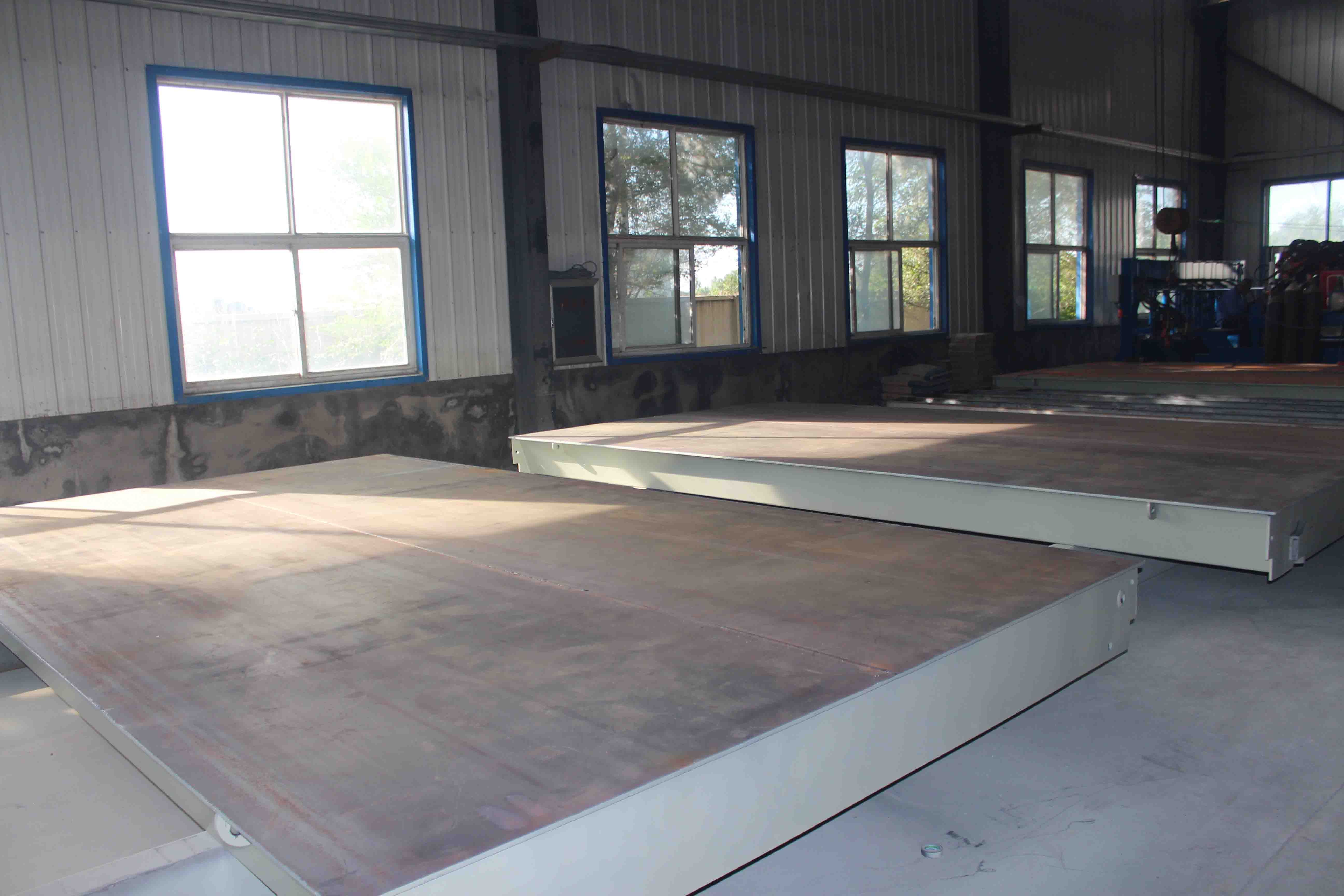 地磅的生產(chǎn)工藝有何區(qū)別？如何判斷生產(chǎn)工藝是好還是壞，一起看看鞍山地磅怎么做！